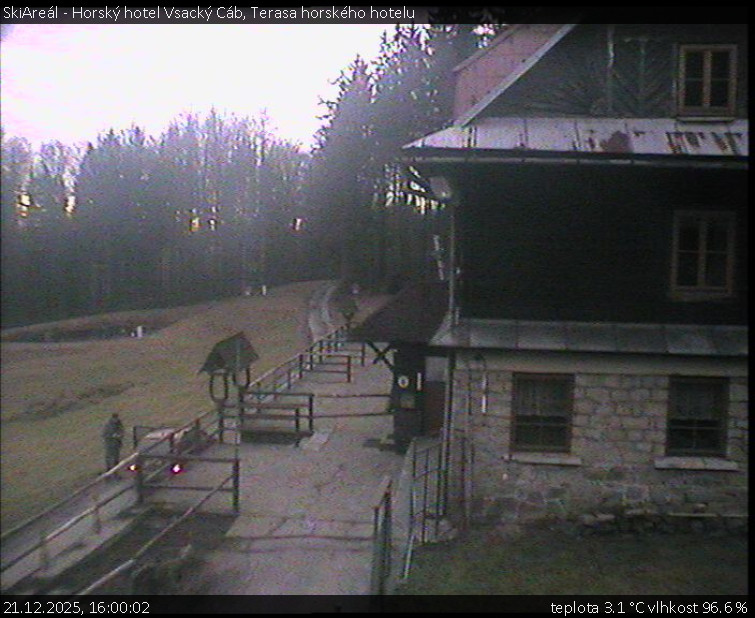SkiAreál - Horský hotel Vsacký Cáb - Terasa horského hotelu - 21.12.2025 v 16:00
