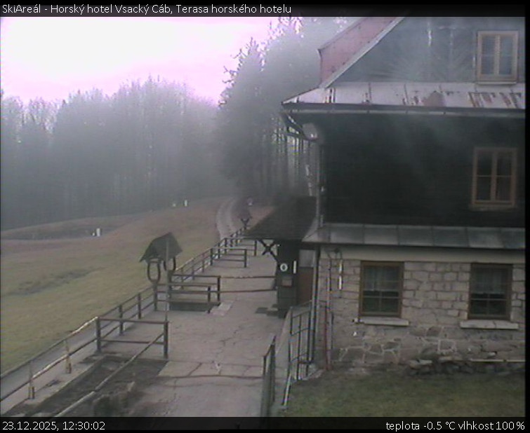 SkiAreál - Horský hotel Vsacký Cáb - Terasa horského hotelu - 23.12.2025 v 12:30