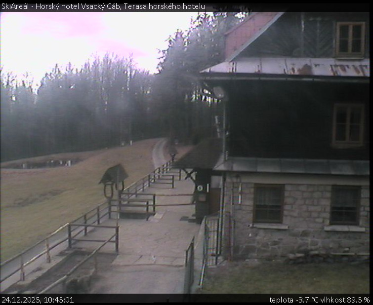 SkiAreál - Horský hotel Vsacký Cáb - Terasa horského hotelu - 24.12.2025 v 10:45