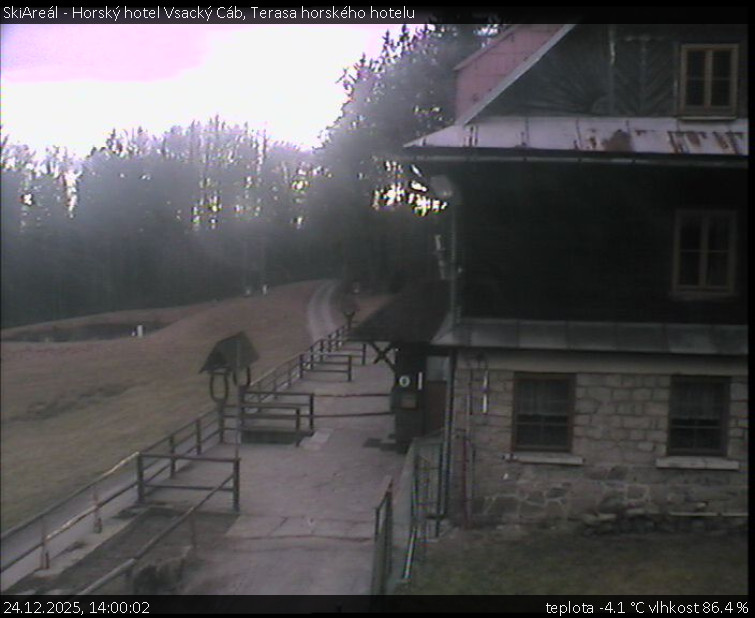 SkiAreál - Horský hotel Vsacký Cáb - Terasa horského hotelu - 24.12.2025 v 14:00