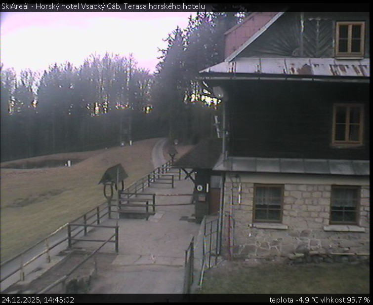 SkiAreál - Horský hotel Vsacký Cáb - Terasa horského hotelu - 24.12.2025 v 14:45