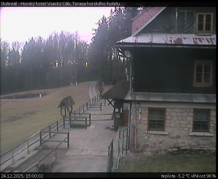 SkiAreál - Horský hotel Vsacký Cáb - Terasa horského hotelu - 24.12.2025 v 15:00
