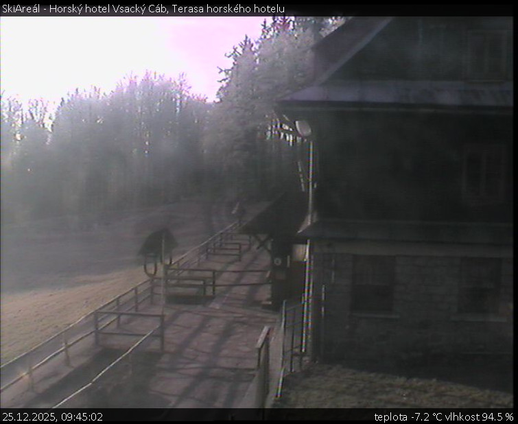 SkiAreál - Horský hotel Vsacký Cáb - Terasa horského hotelu - 25.12.2025 v 09:45