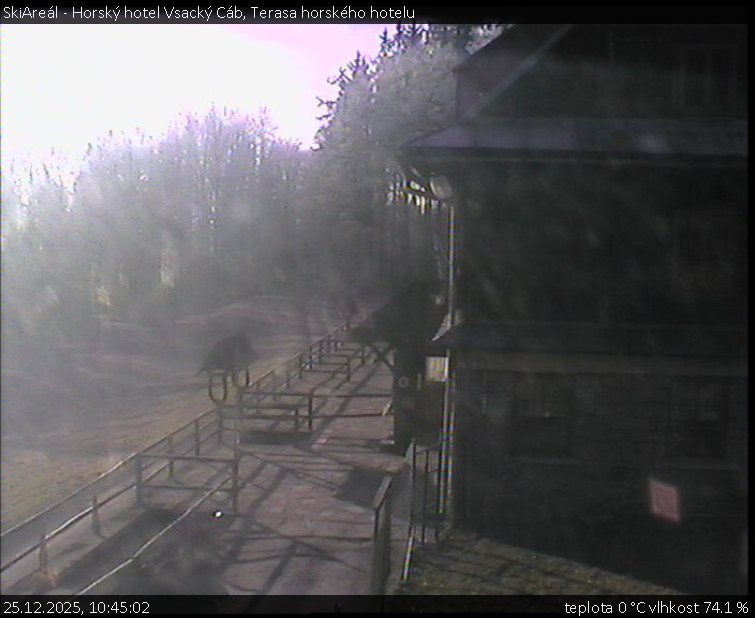 SkiAreál - Horský hotel Vsacký Cáb - Terasa horského hotelu - 25.12.2025 v 10:45