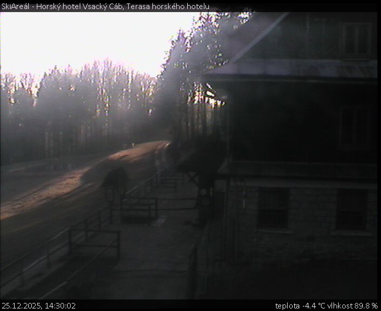 SkiAreál - Horský hotel Vsacký Cáb - Terasa horského hotelu - 25.12.2025 v 14:30