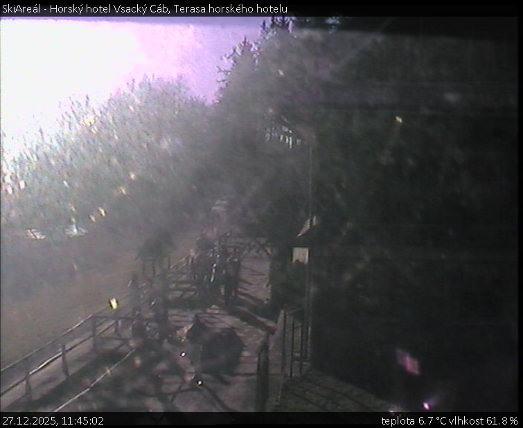 SkiAreál - Horský hotel Vsacký Cáb - Terasa horského hotelu - 27.12.2025 v 11:45