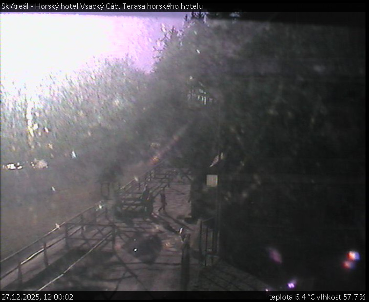 SkiAreál - Horský hotel Vsacký Cáb - Terasa horského hotelu - 27.12.2025 v 12:00