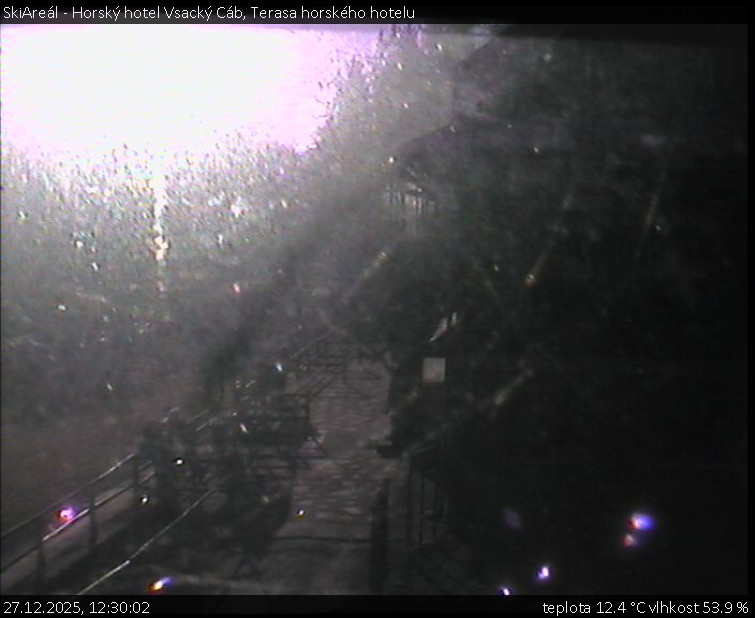 SkiAreál - Horský hotel Vsacký Cáb - Terasa horského hotelu - 27.12.2025 v 12:30