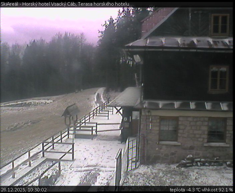 SkiAreál - Horský hotel Vsacký Cáb - Terasa horského hotelu - 28.12.2025 v 10:30