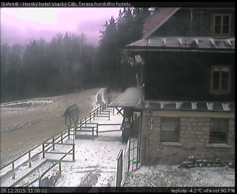 SkiAreál - Horský hotel Vsacký Cáb - Terasa horského hotelu - 28.12.2025 v 11:00