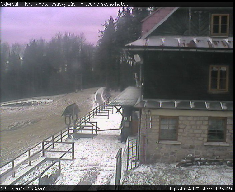 SkiAreál - Horský hotel Vsacký Cáb - Terasa horského hotelu - 28.12.2025 v 13:45
