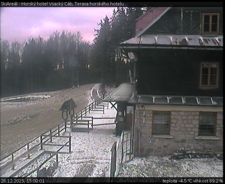SkiAreál - Horský hotel Vsacký Cáb - Terasa horského hotelu - 28.12.2025 v 15:00