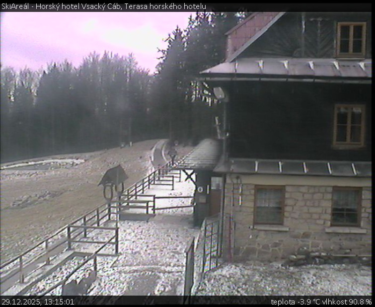 SkiAreál - Horský hotel Vsacký Cáb - Terasa horského hotelu - 29.12.2025 v 13:15