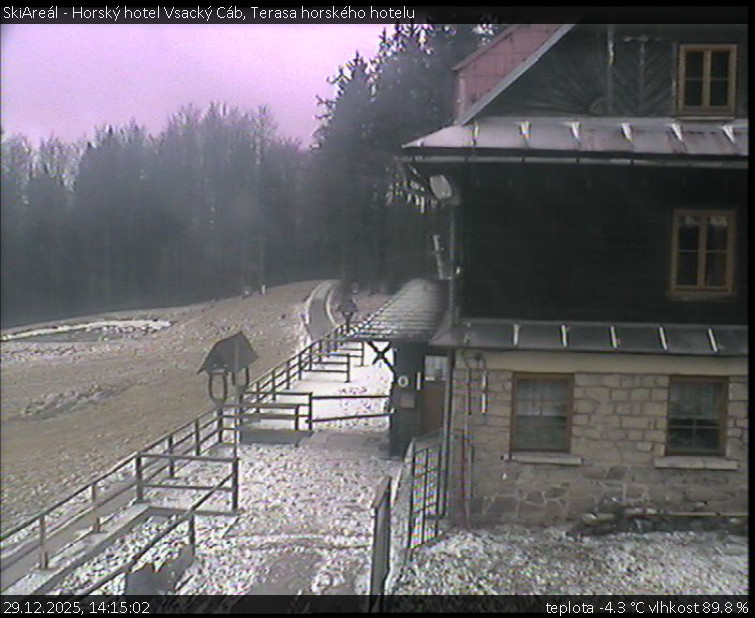 SkiAreál - Horský hotel Vsacký Cáb - Terasa horského hotelu - 29.12.2025 v 14:15