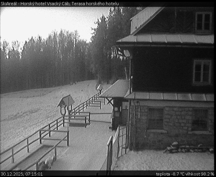 SkiAreál - Horský hotel Vsacký Cáb - Terasa horského hotelu - 30.12.2025 v 07:15