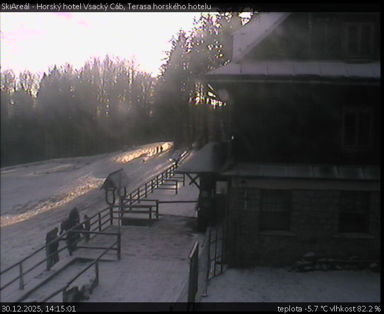 SkiAreál - Horský hotel Vsacký Cáb - Terasa horského hotelu - 30.12.2025 v 14:15