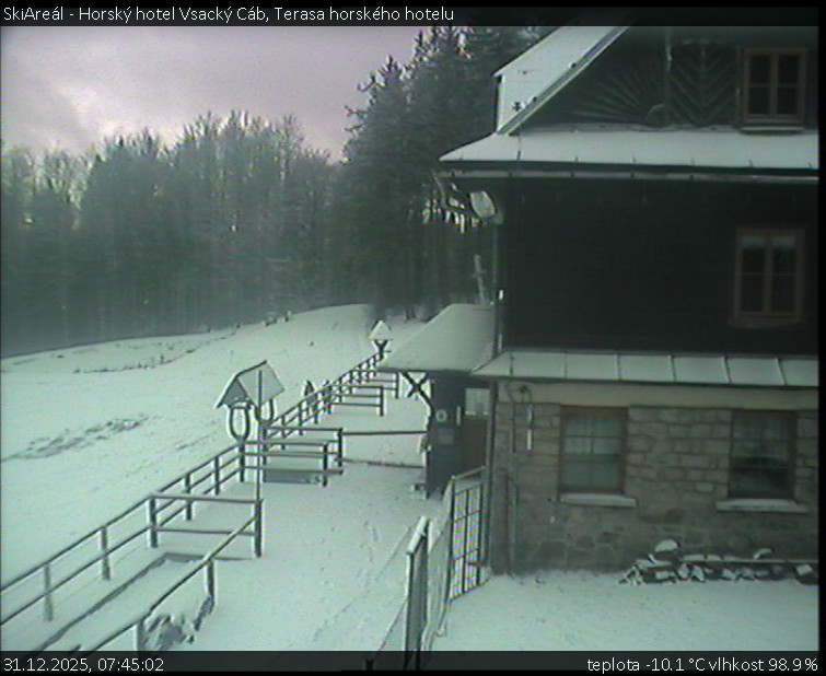 SkiAreál - Horský hotel Vsacký Cáb - Terasa horského hotelu - 31.12.2025 v 07:45