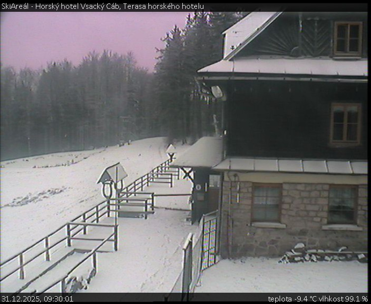 SkiAreál - Horský hotel Vsacký Cáb - Terasa horského hotelu - 31.12.2025 v 09:30