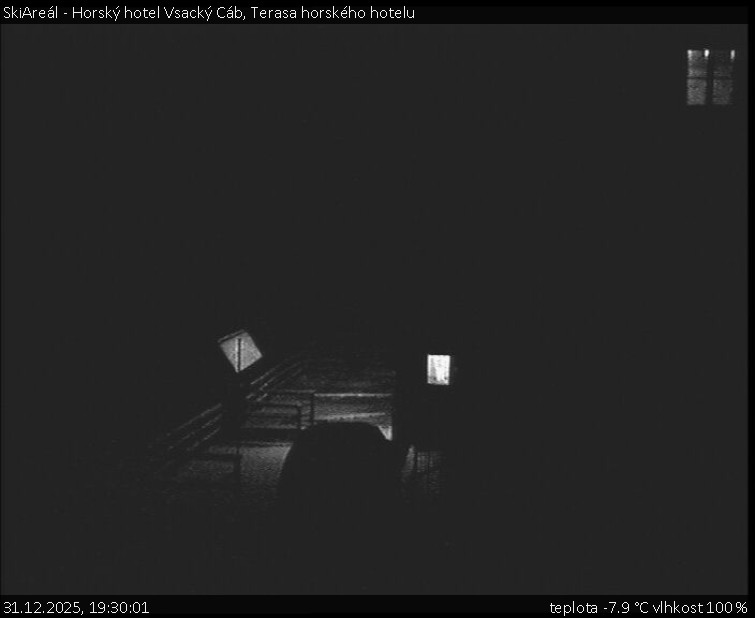 SkiAreál - Horský hotel Vsacký Cáb - Terasa horského hotelu - 31.12.2025 v 19:30