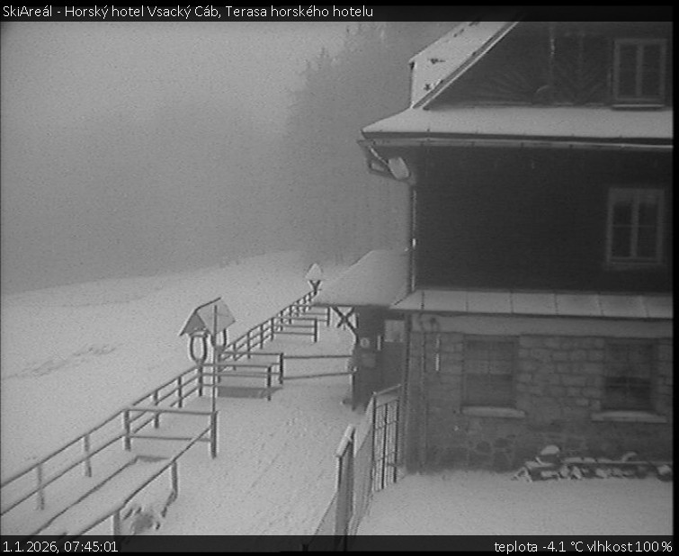 SkiAreál - Horský hotel Vsacký Cáb - Terasa horského hotelu - 1.1.2026 v 07:45