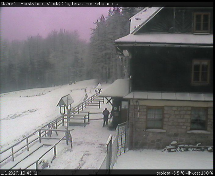 SkiAreál - Horský hotel Vsacký Cáb - Terasa horského hotelu - 1.1.2026 v 13:45