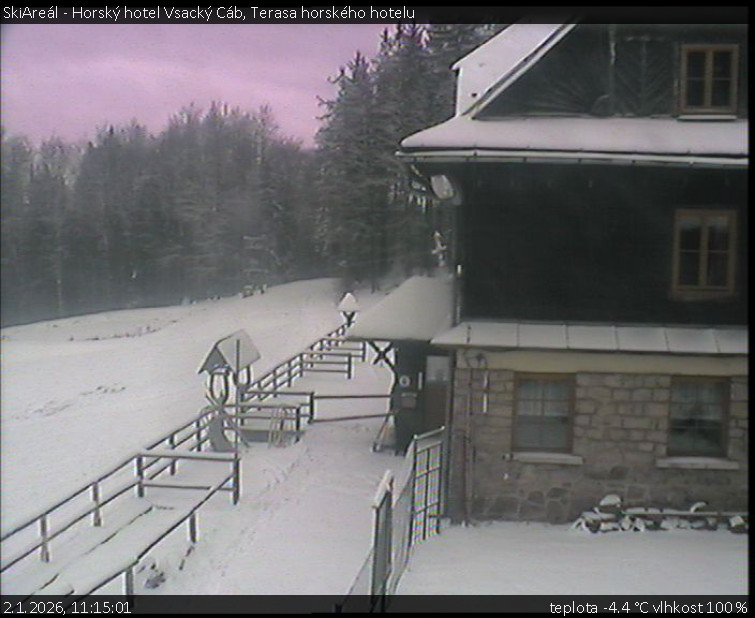 SkiAreál - Horský hotel Vsacký Cáb - Terasa horského hotelu - 2.1.2026 v 11:15