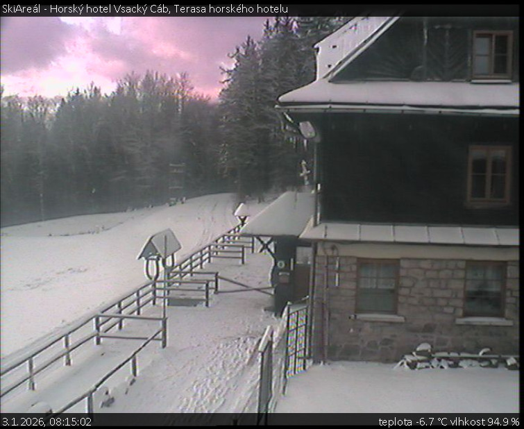 SkiAreál - Horský hotel Vsacký Cáb - Terasa horského hotelu - 3.1.2026 v 08:15