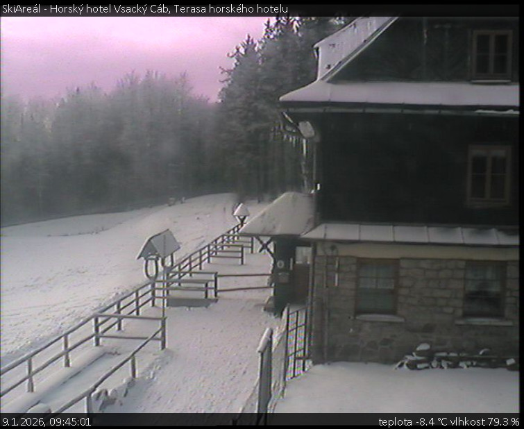 SkiAreál - Horský hotel Vsacký Cáb - Terasa horského hotelu - 9.1.2026 v 09:45