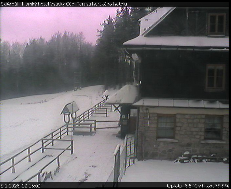 SkiAreál - Horský hotel Vsacký Cáb - Terasa horského hotelu - 9.1.2026 v 12:15