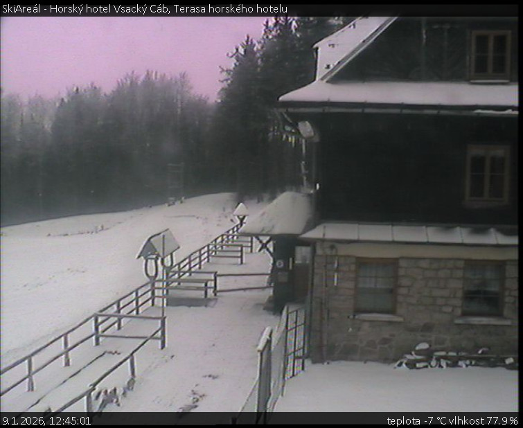 SkiAreál - Horský hotel Vsacký Cáb - Terasa horského hotelu - 9.1.2026 v 12:45