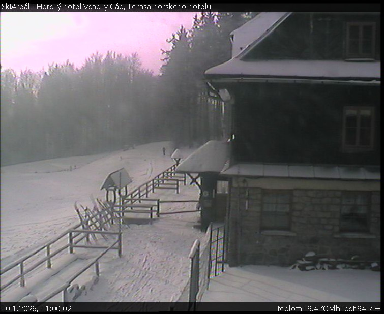SkiAreál - Horský hotel Vsacký Cáb - Terasa horského hotelu - 10.1.2026 v 11:00