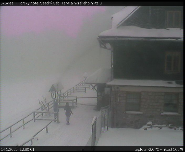 SkiAreál - Horský hotel Vsacký Cáb - Terasa horského hotelu - 14.1.2026 v 12:30