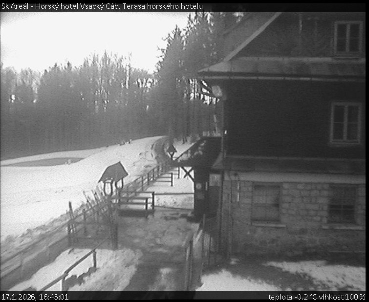 SkiAreál - Horský hotel Vsacký Cáb - Terasa horského hotelu - 17.1.2026 v 16:45