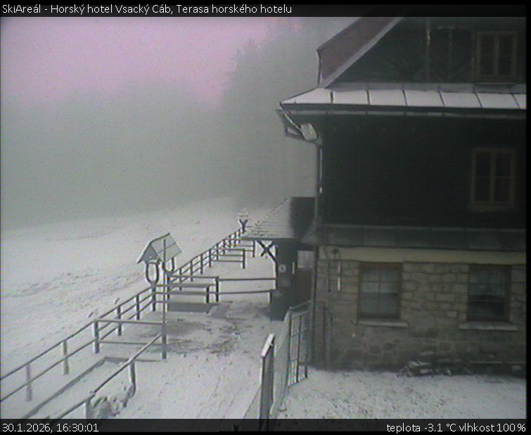 SkiAreál - Horský hotel Vsacký Cáb - Terasa horského hotelu - 30.1.2026 v 16:30