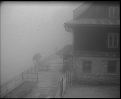 Terasa horského hotelu