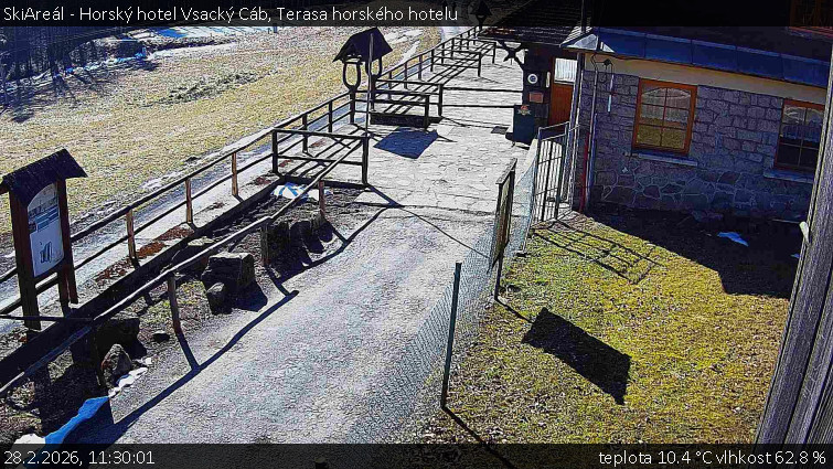 SkiAreál - Horský hotel Vsacký Cáb - Terasa horského hotelu - 28.2.2026 v 11:30