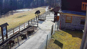 SkiAreál - Horský hotel Vsacký Cáb - Terasa horského hotelu - 4.3.2026 v 11:45 SkiAreál - Horský hotel Vsacký Cáb - Terasa horského hotelu - 4.3.2026 v 11:45