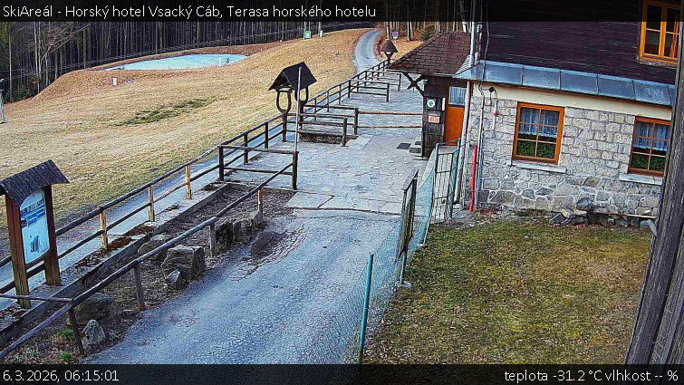 SkiAreál - Horský hotel Vsacký Cáb - Terasa horského hotelu - 6.3.2026 v 06:15