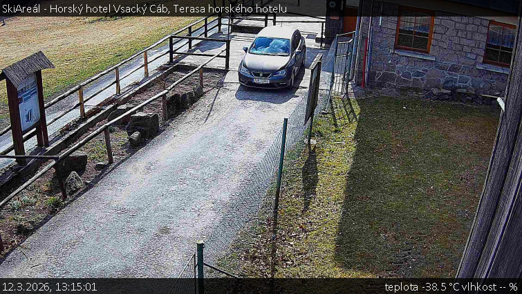 SkiAreál - Horský hotel Vsacký Cáb - Terasa horského hotelu - 12.3.2026 v 13:15