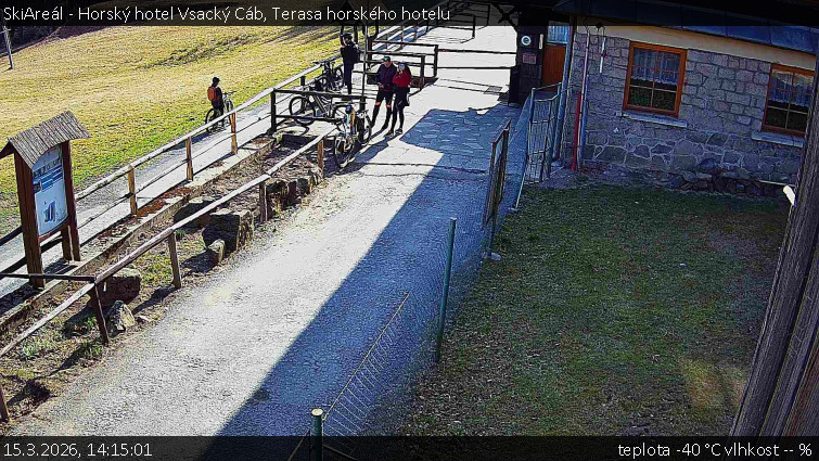 SkiAreál - Horský hotel Vsacký Cáb - Terasa horského hotelu - 15.3.2026 v 14:15