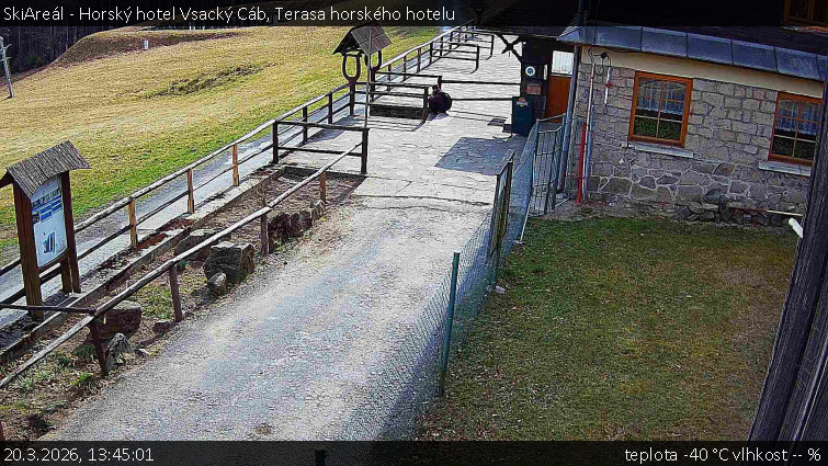 SkiAreál - Horský hotel Vsacký Cáb - Terasa horského hotelu - 20.3.2026 v 13:45