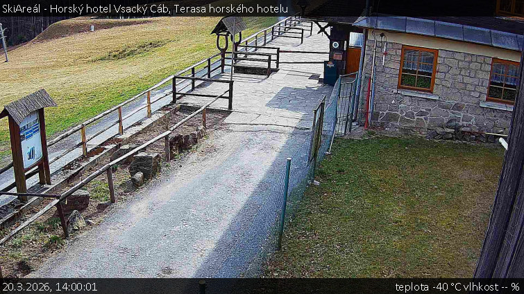 SkiAreál - Horský hotel Vsacký Cáb - Terasa horského hotelu - 20.3.2026 v 14:00