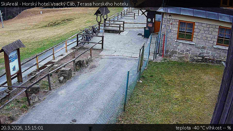 SkiAreál - Horský hotel Vsacký Cáb - Terasa horského hotelu - 20.3.2026 v 15:15