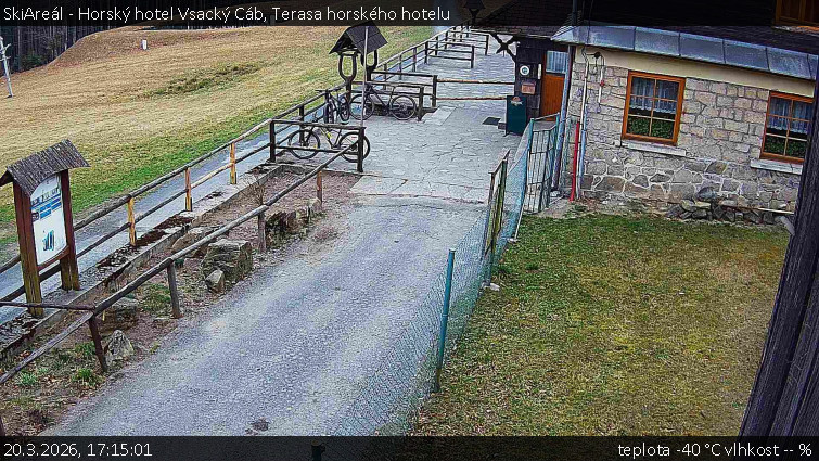 SkiAreál - Horský hotel Vsacký Cáb - Terasa horského hotelu - 20.3.2026 v 17:15