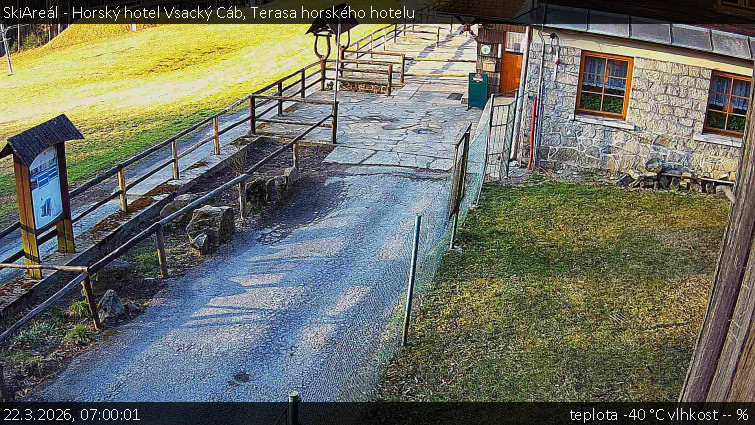 SkiAreál - Horský hotel Vsacký Cáb - Terasa horského hotelu - 22.3.2026 v 07:00