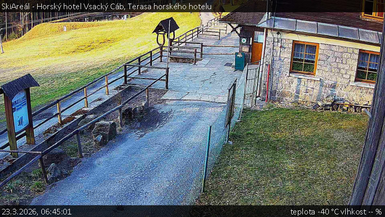 SkiAreál - Horský hotel Vsacký Cáb - Terasa horského hotelu - 23.3.2026 v 06:45