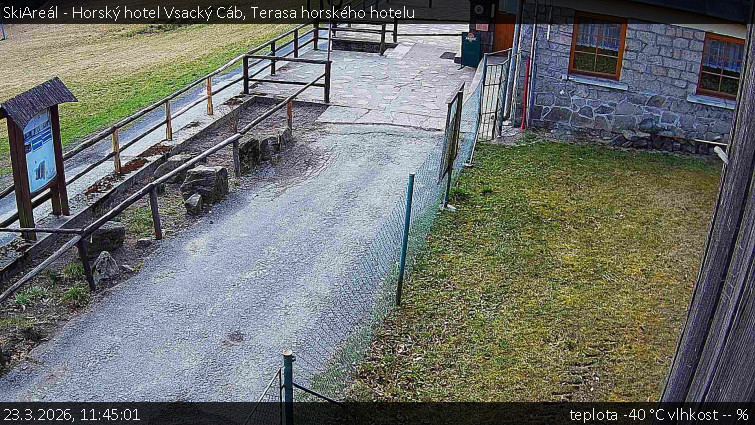 SkiAreál - Horský hotel Vsacký Cáb - Terasa horského hotelu - 23.3.2026 v 11:45