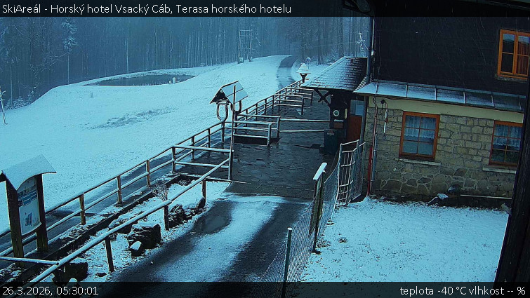 SkiAreál - Horský hotel Vsacký Cáb - Terasa horského hotelu - 26.3.2026 v 05:30