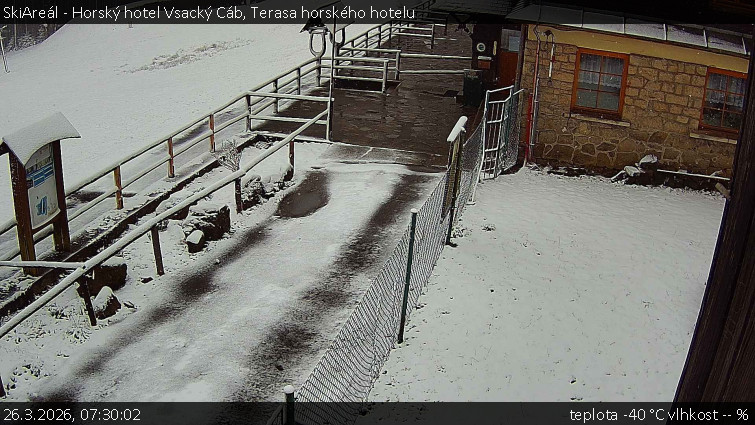 SkiAreál - Horský hotel Vsacký Cáb - Terasa horského hotelu - 26.3.2026 v 07:30
