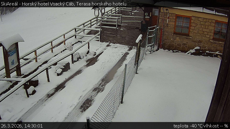 SkiAreál - Horský hotel Vsacký Cáb - Terasa horského hotelu - 26.3.2026 v 14:30
